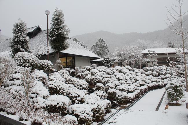 （写真）雪景色のふるさと館