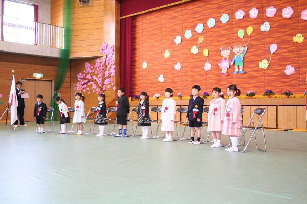 （写真）阿古谷小学校の入学式