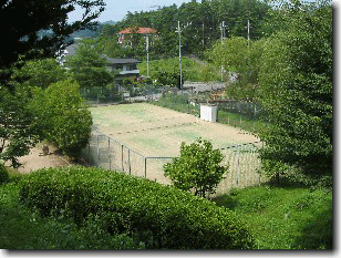 （写真）うぐいす池公園テニスコート