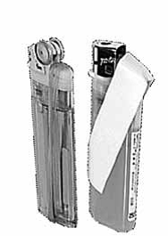 （写真）使い捨てライターの上部をゴムで固定