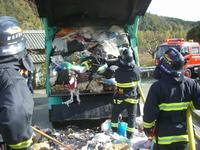 （写真）消火作業の様子