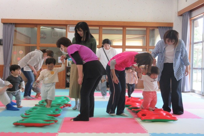 ベルの上を歩く