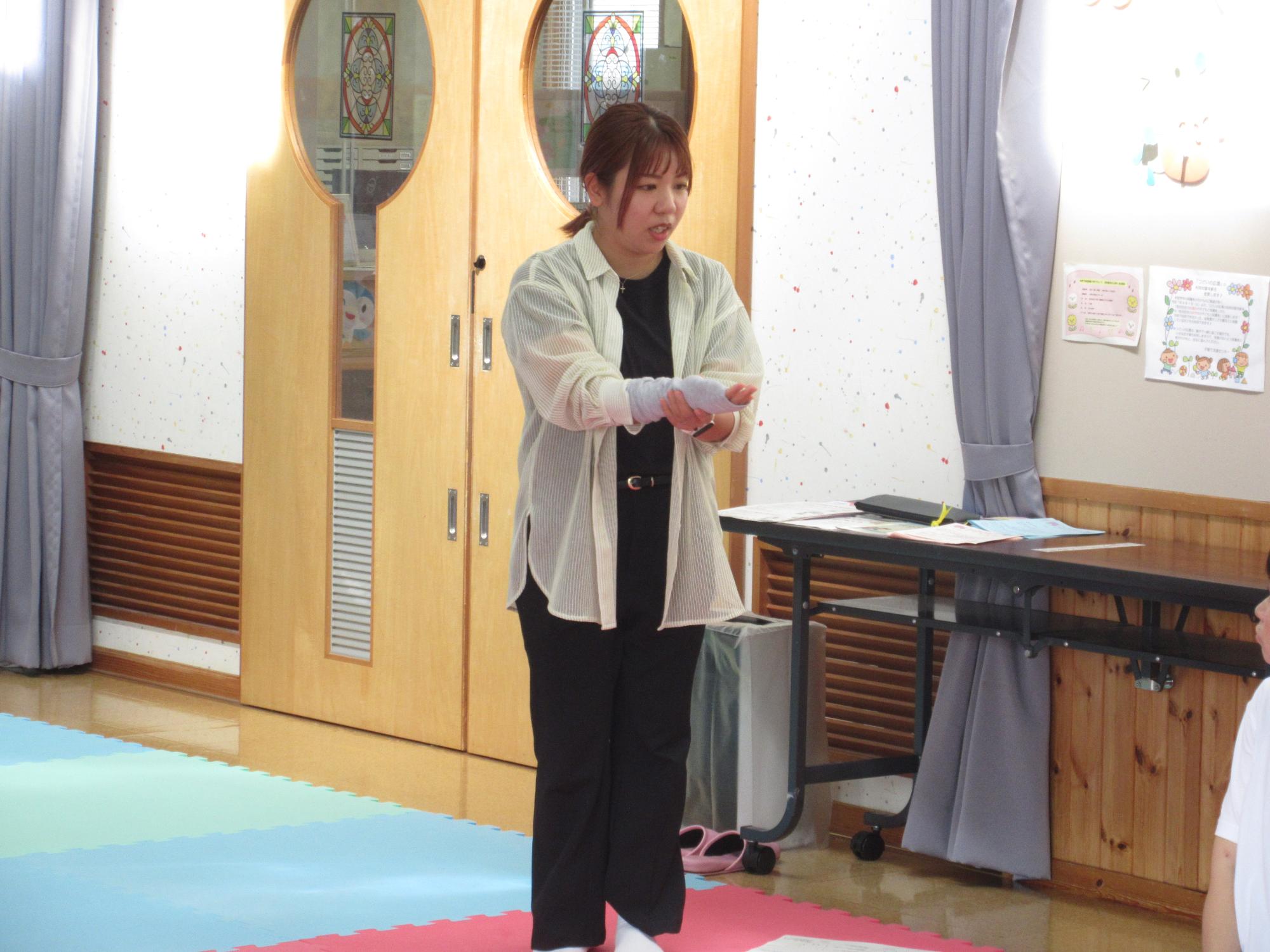 ８ヘッドマッサージ１