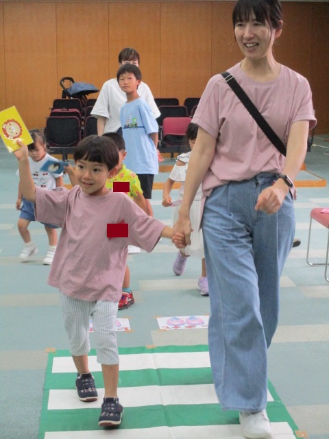 親子で安全確認をして