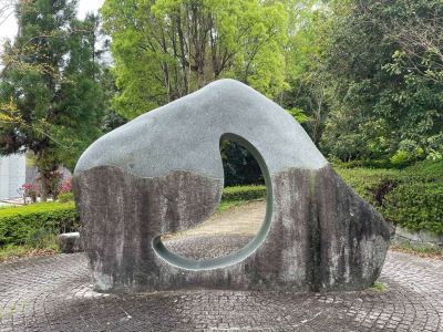銀のモニュメント