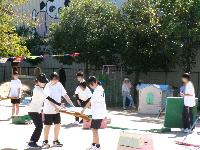 準備を頑張る中学生