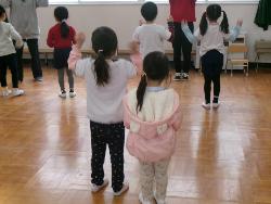 ダンスを踊る様子