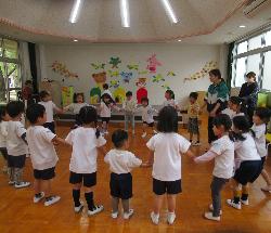 ふれあい合遊び