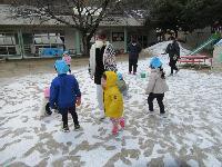 雪遊び２