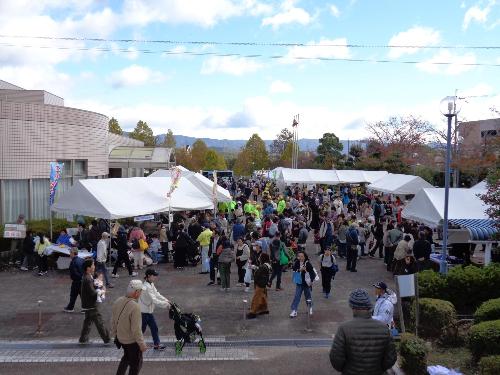 会場全体の様子1